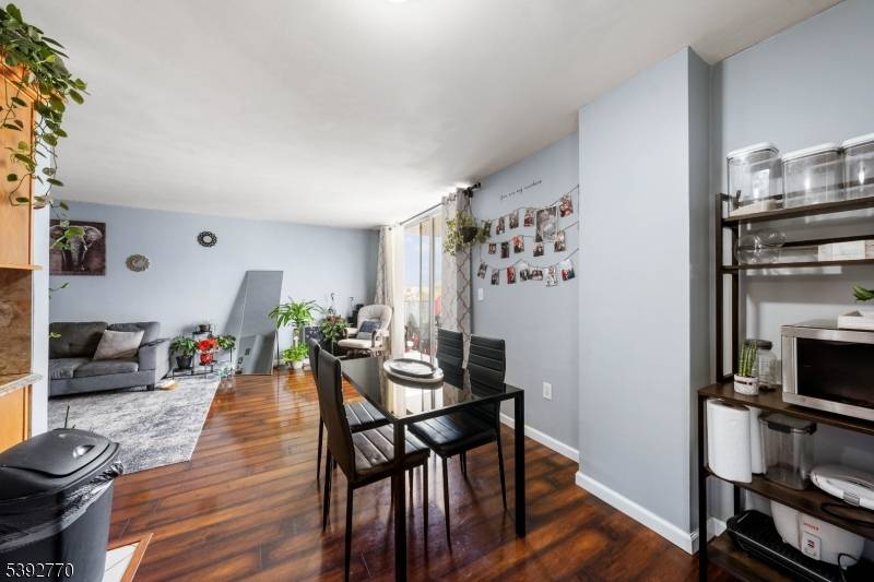 Elizabeth City, NJ 07208,704 712 N Broad St #8B