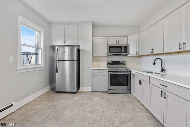 Elizabeth City, NJ 07206,139 Ripley Pl