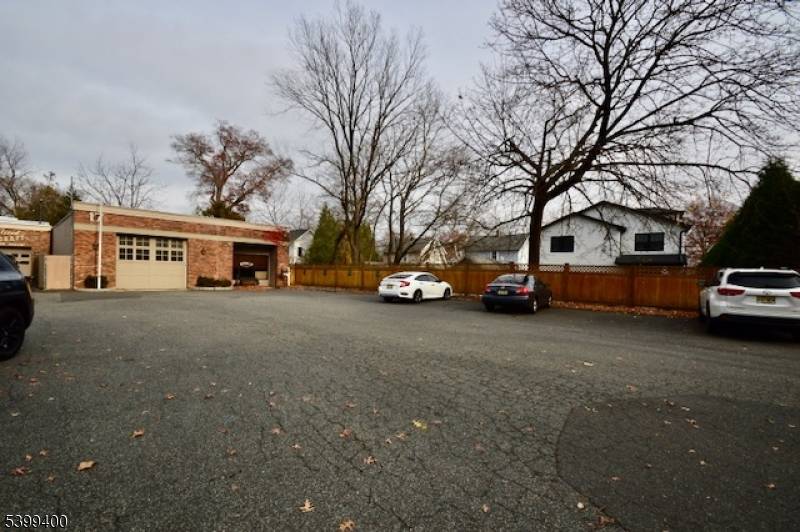 Chatham Boro, NJ 07928,17 Ogden St