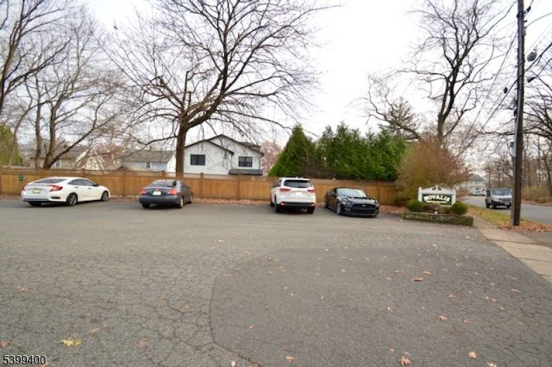 Chatham Boro, NJ 07928,17 Ogden St