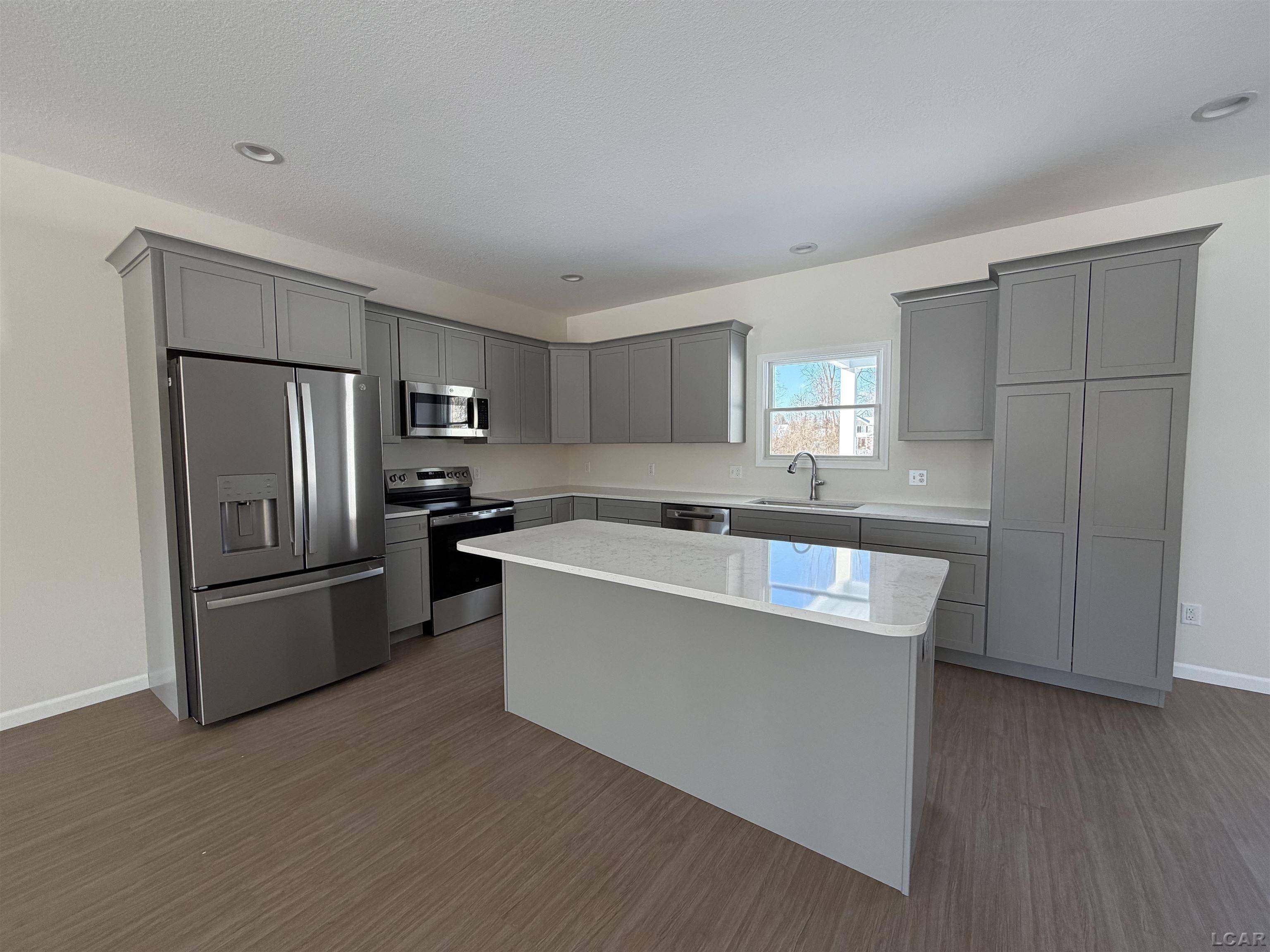 Adrian, MI 49221,4173 Evergreen RD