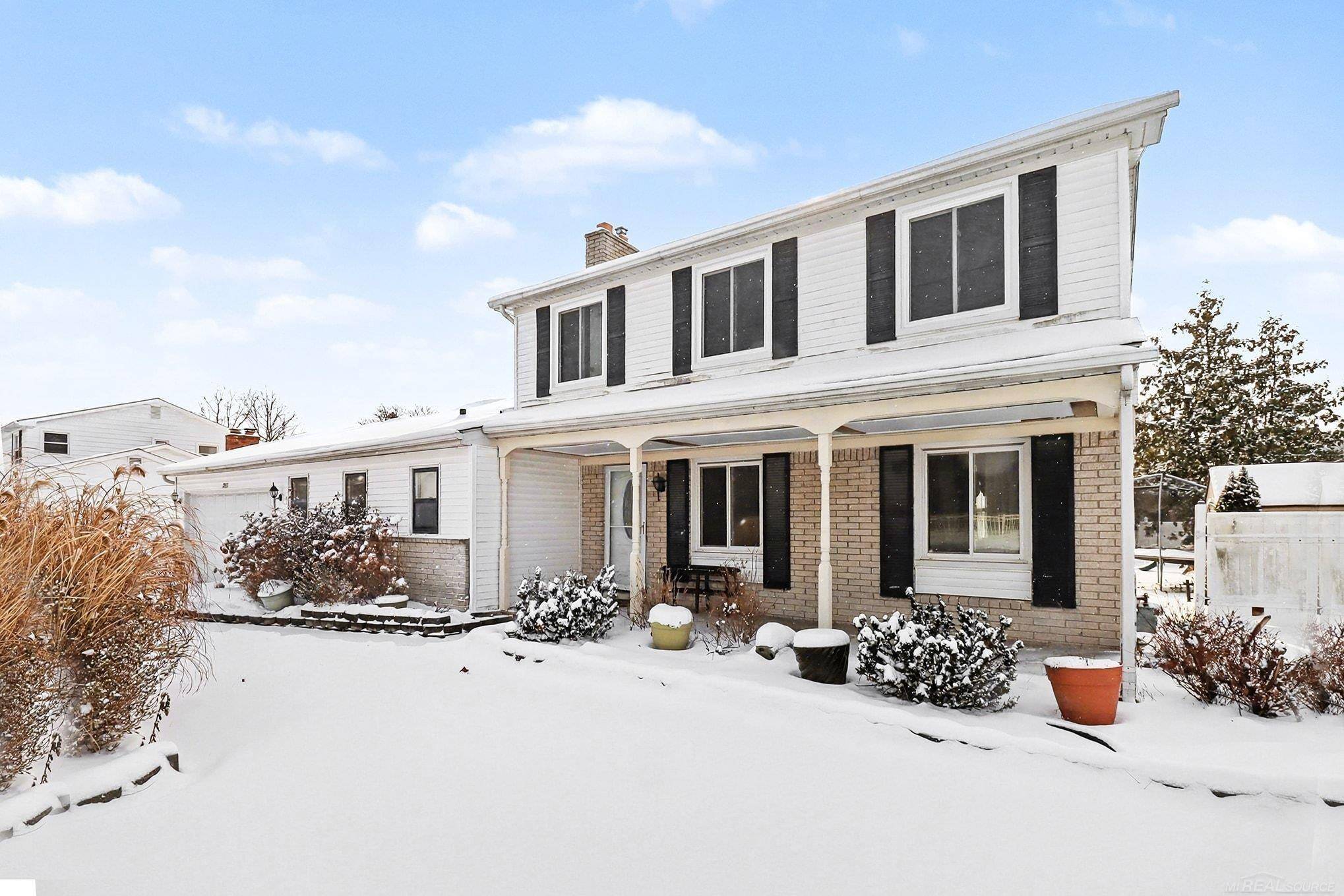 Farmington, MI 48336,28931 W 11 Mile RD