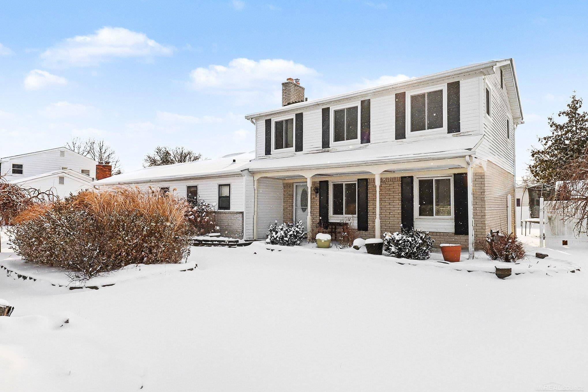 Farmington, MI 48336,28931 W 11 Mile RD