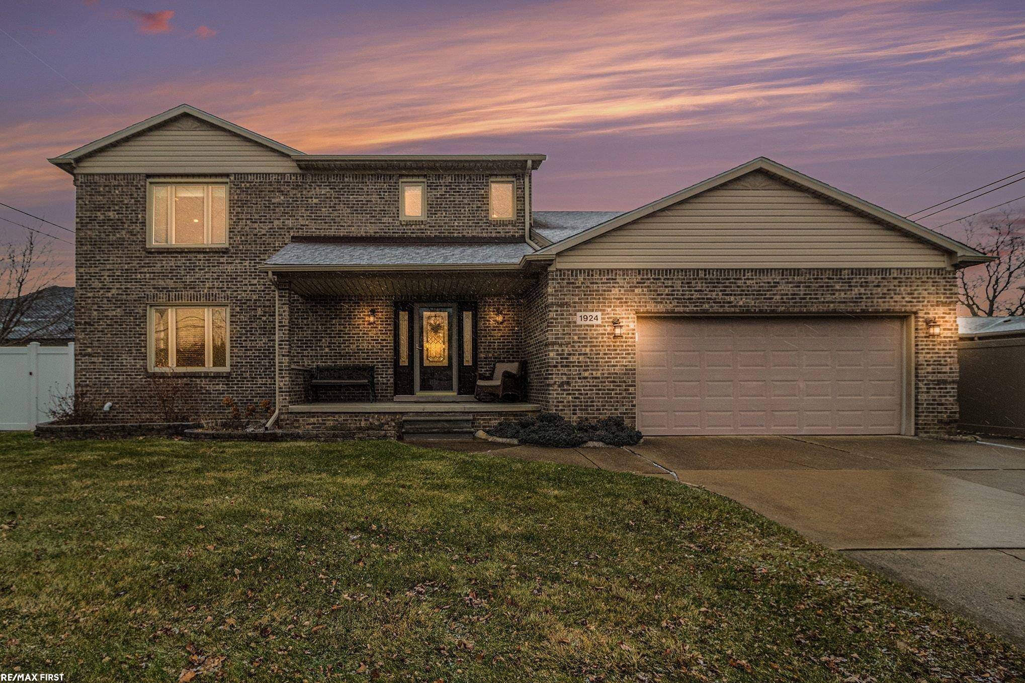 Dearborn Heights, MI 48127,1924 Amboy ST