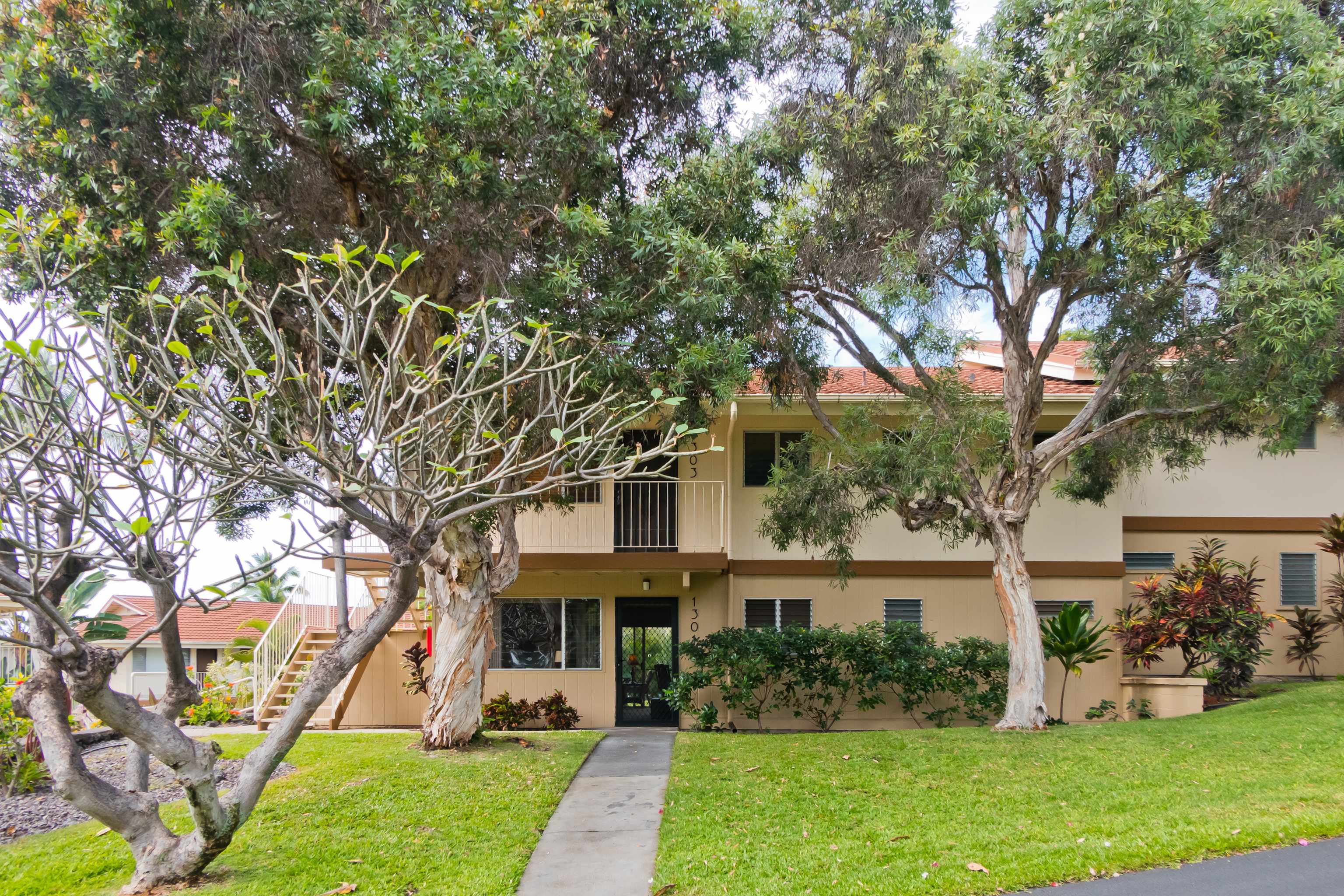 Kailua Kona, HI 96740,78-7054 KAMEHAMEHA III RD #1301