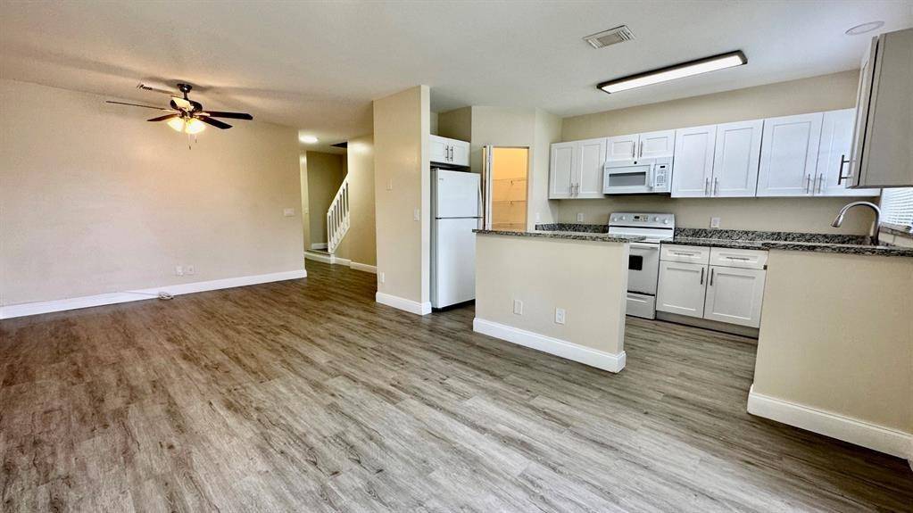 Tamarac, FL 33321,6910 NW 70TH AVE #6910