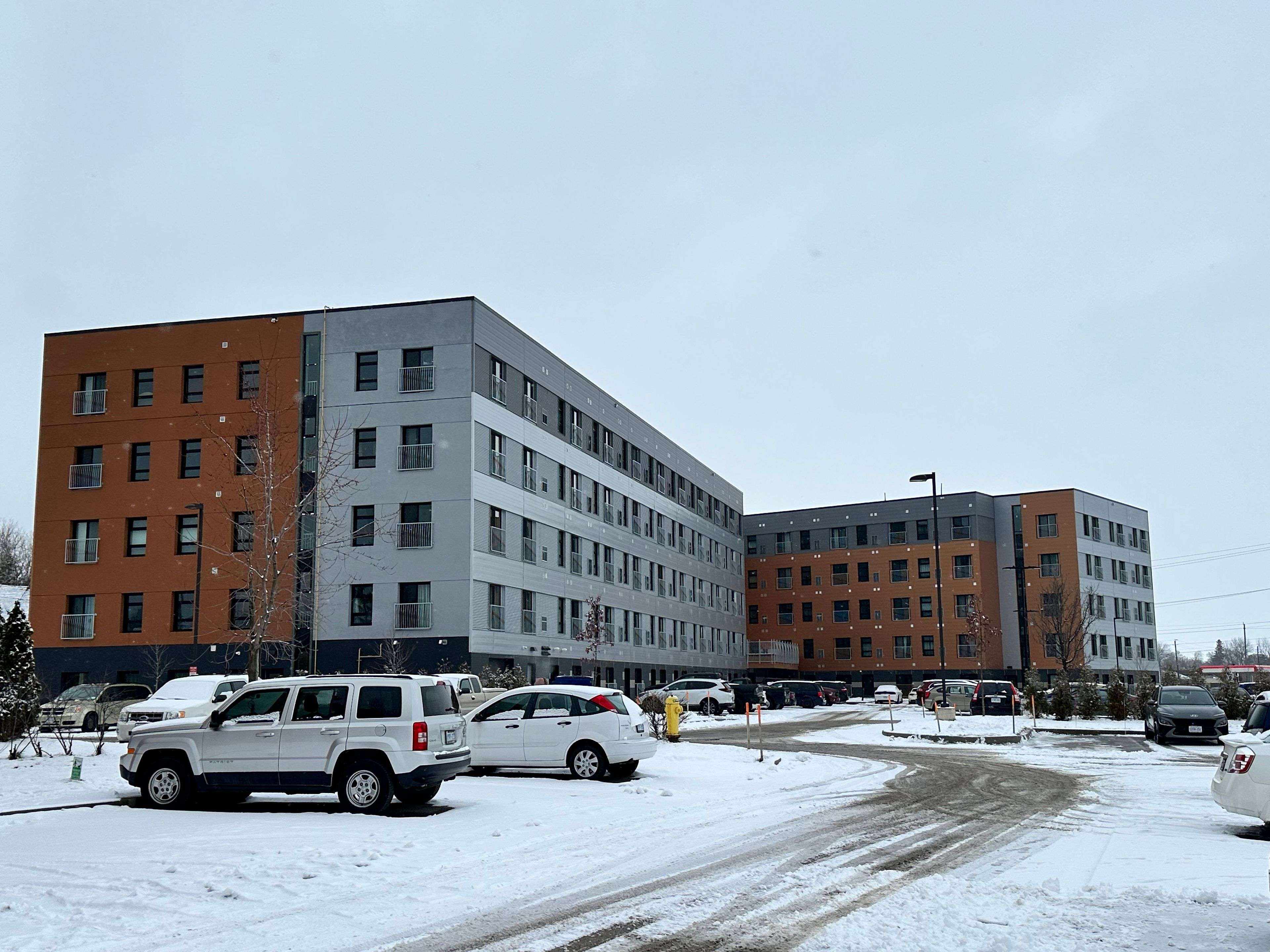 Orillia, ON L3V 8N5,75 Barrie RD #114