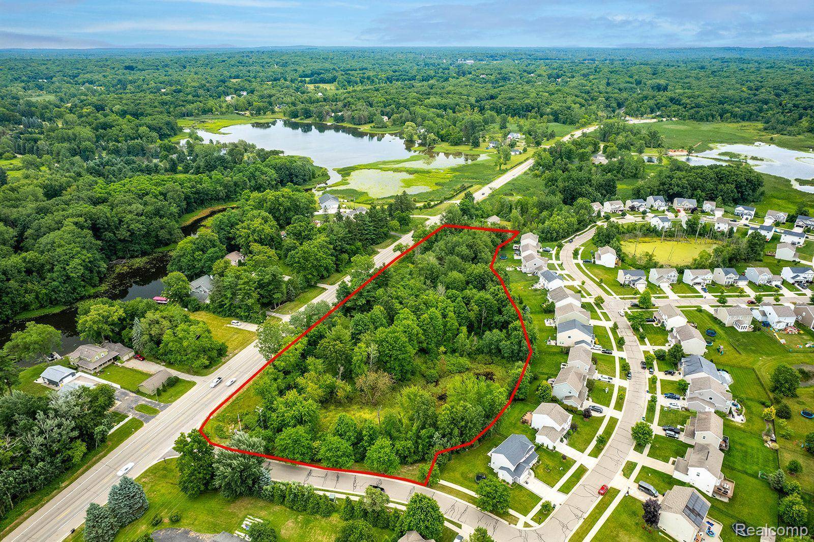 2436 Ortonville RD, Brandon Twp, MI 48462