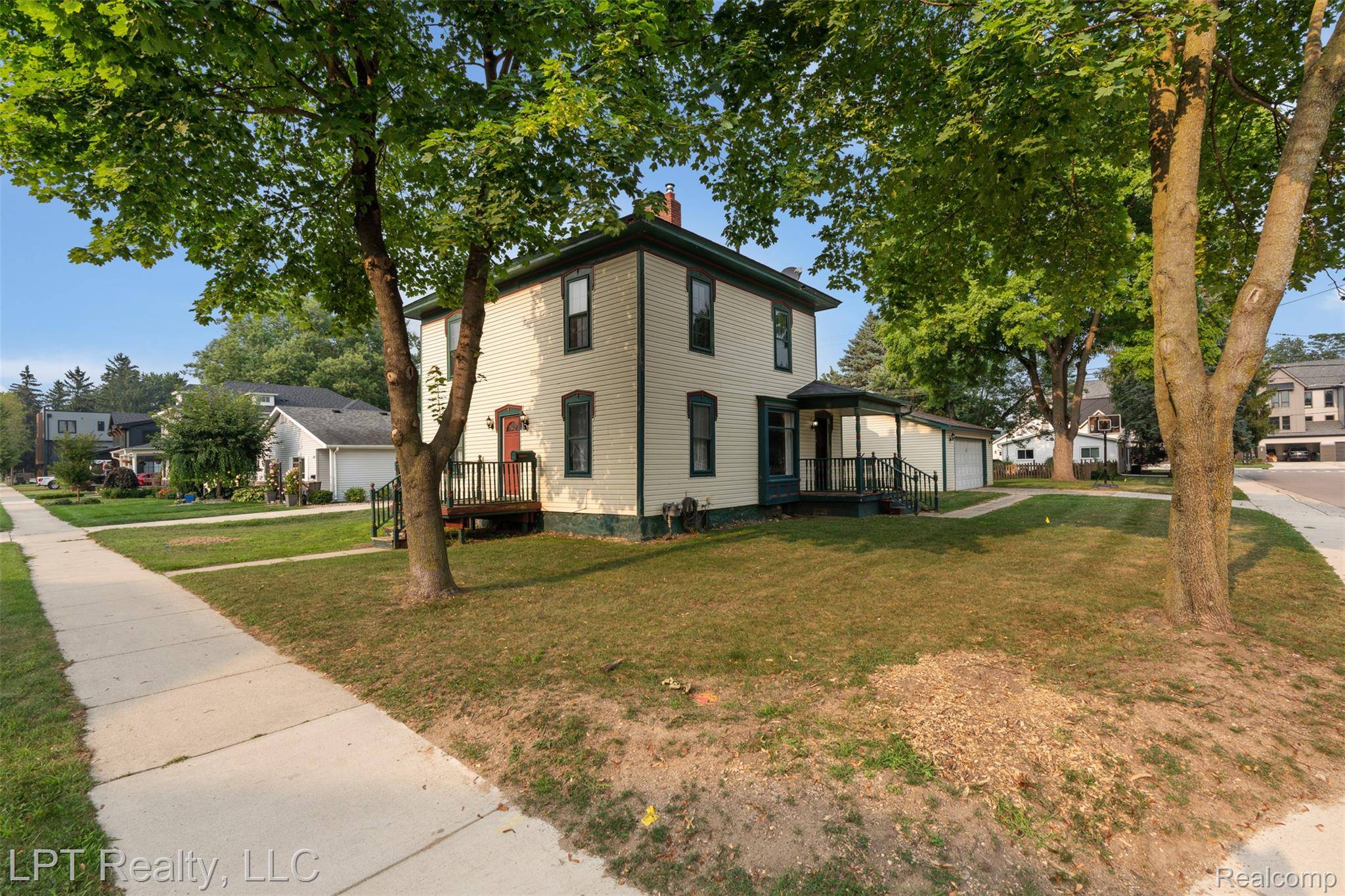 Brighton, MI 48116,302 N 2nd ST