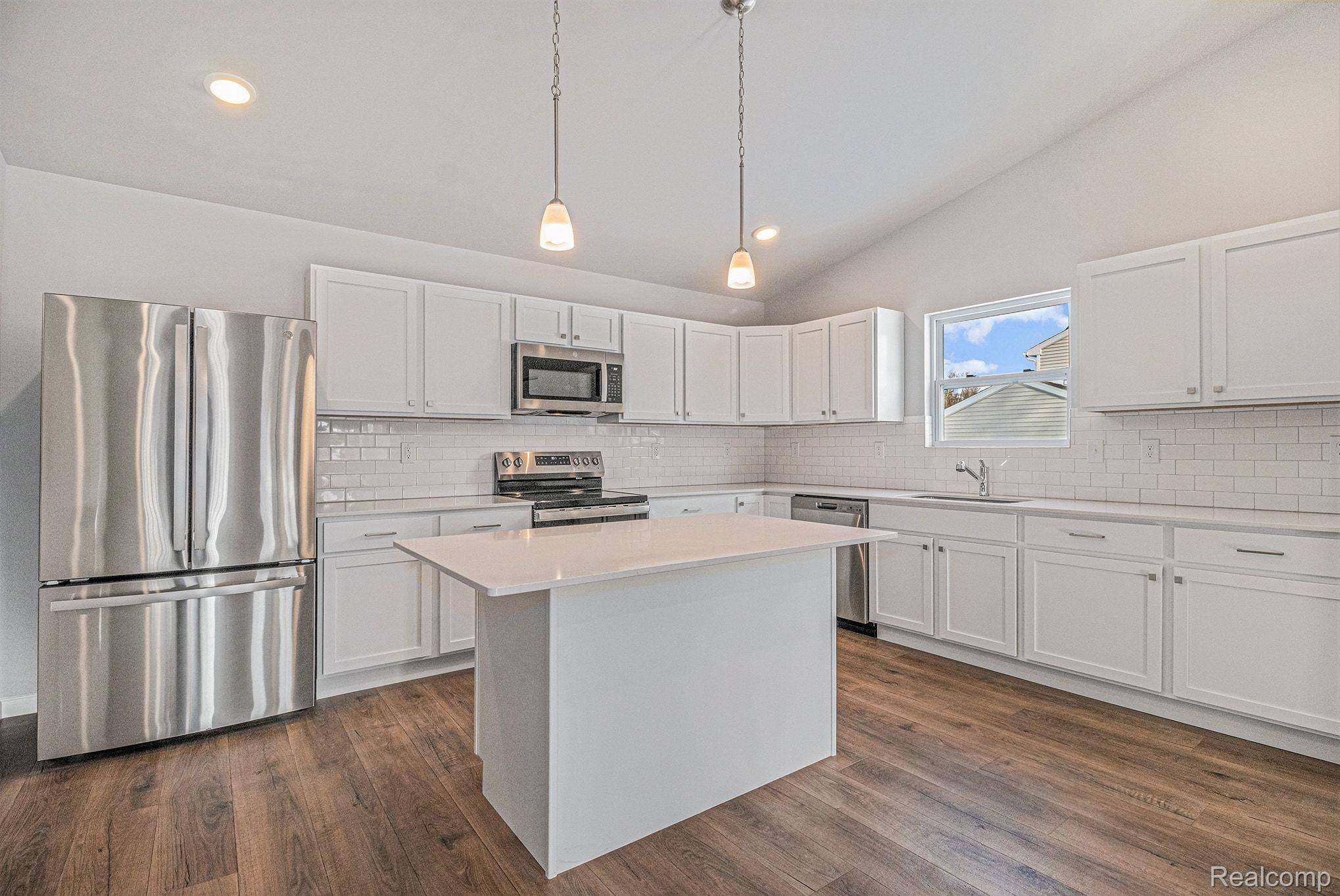 Blissfield, MI 49228,209 Kingsberry DR