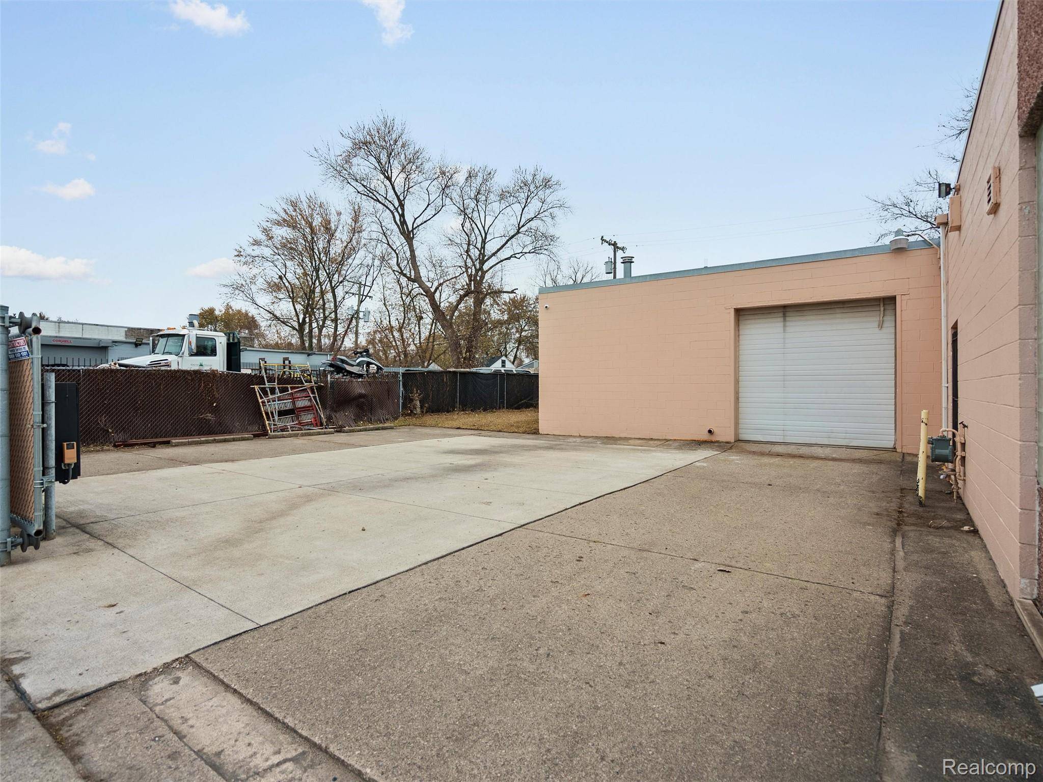 Hazel Park, MI 48030,23409 Dequindre RD