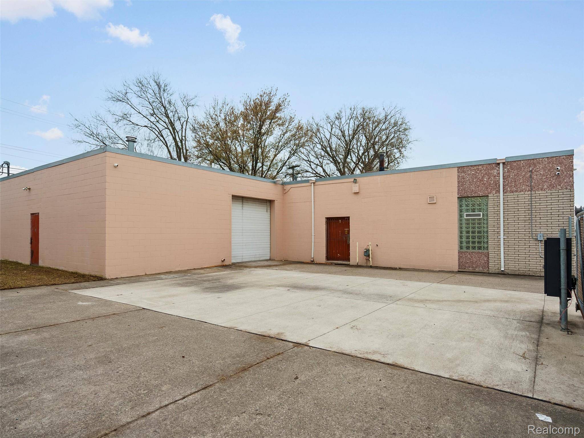 Hazel Park, MI 48030,23409 Dequindre RD