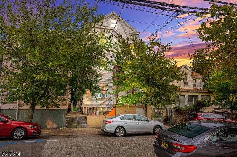 Paterson City, NJ 07522,13 Garrison St