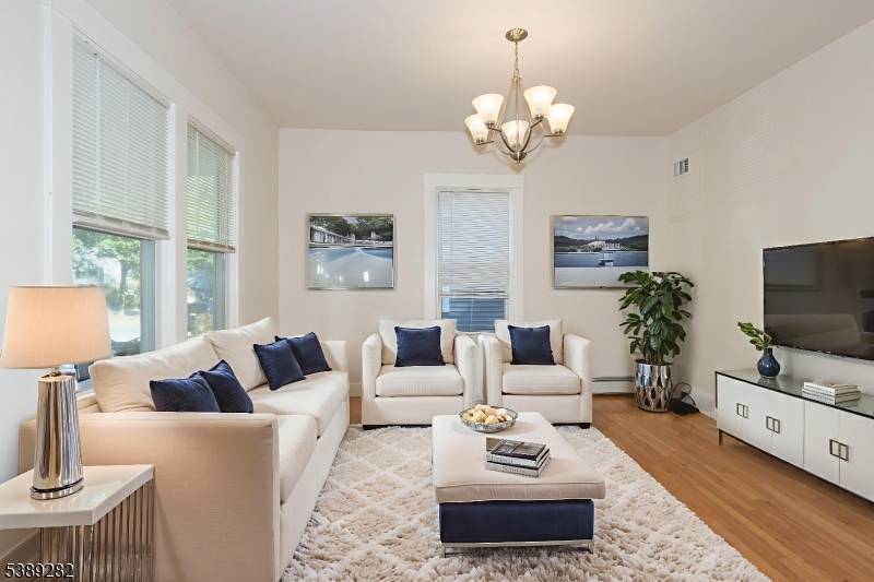 Morristown Town, NJ 07960,48 Budd St