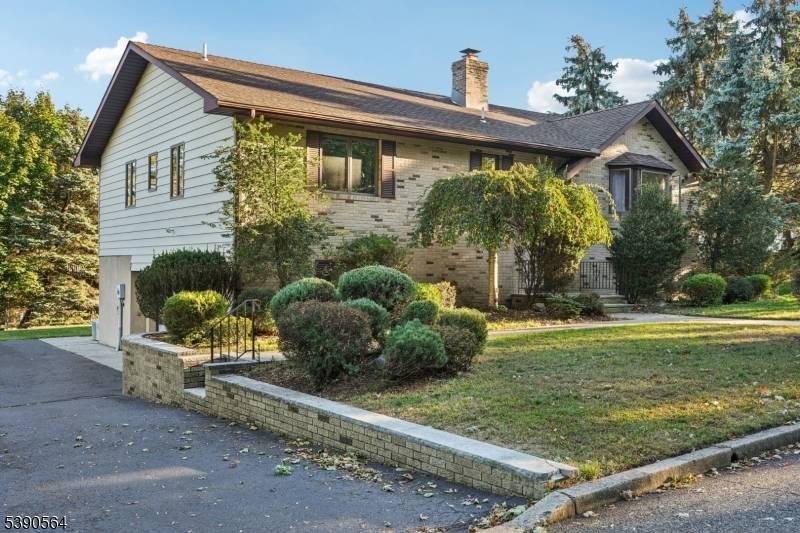 Totowa Boro, NJ 07512,8 Cambridge Rd