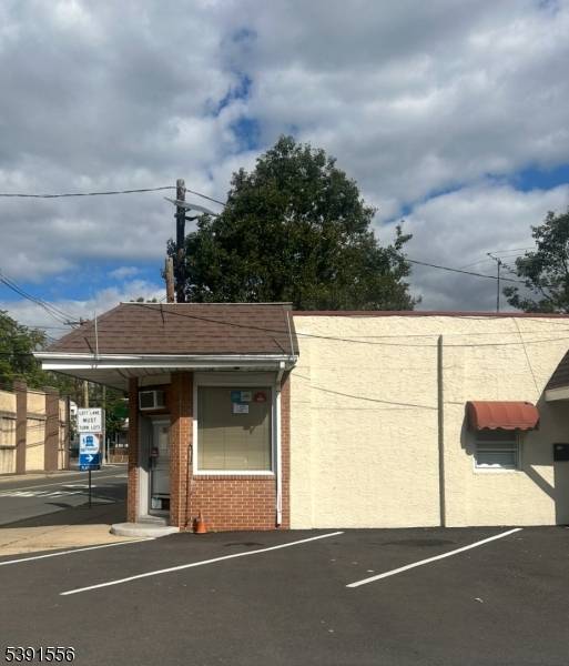 North Plainfield Boro, NJ 07060,15 Greenbrook Rd