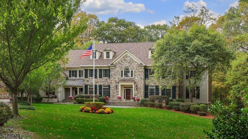 23 Charlotte Hill Dr, Bernardsville Boro, NJ 07924