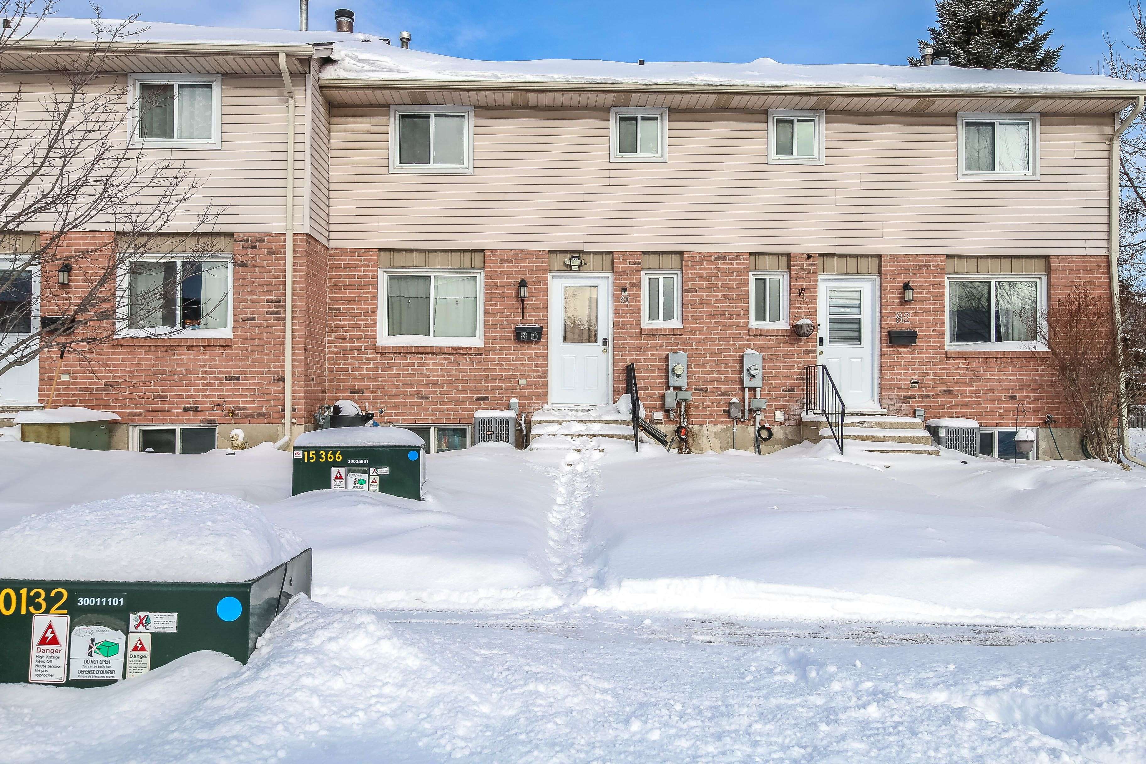 Woodstock, ON N4T 1R1,80 Hiawatha RD #43