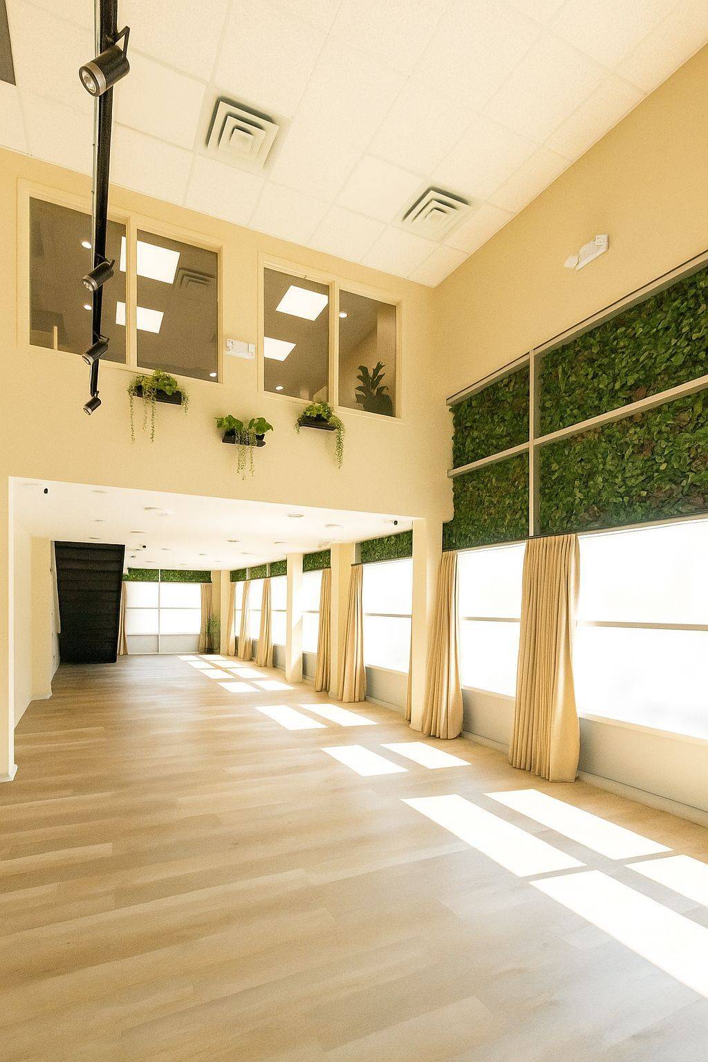 Toronto E04, ON M1L 0J2,101 Lebovic AVE #F01