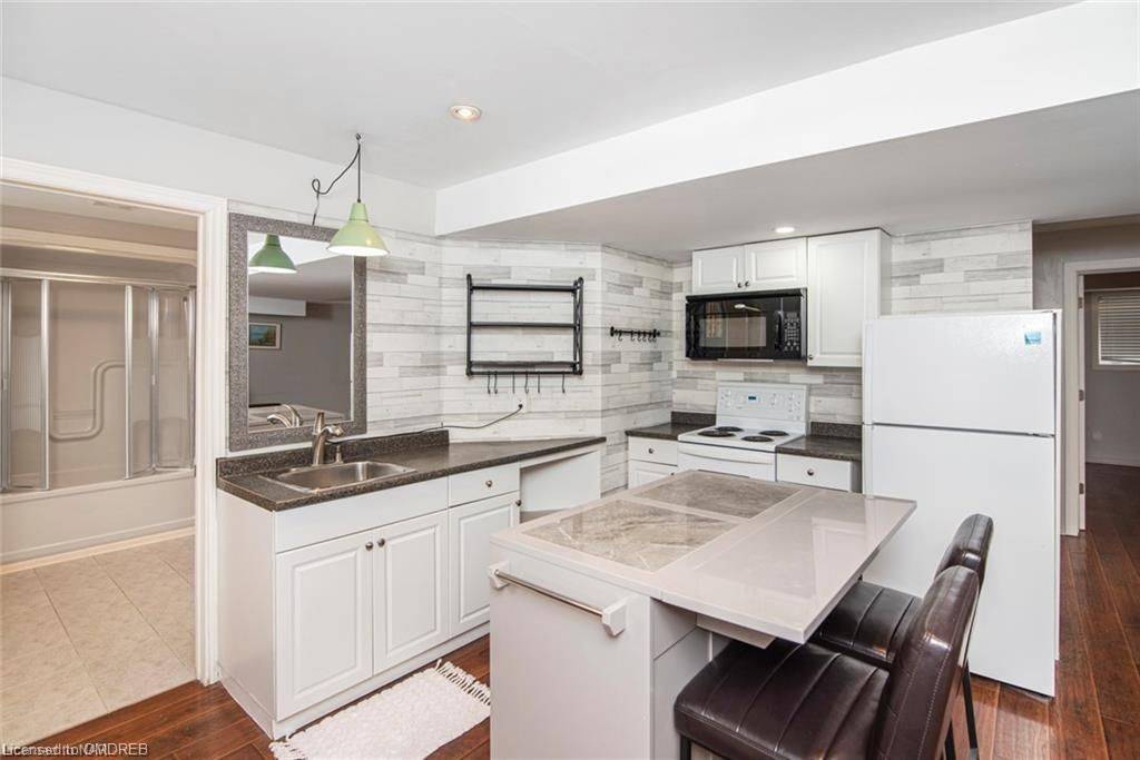 St. Catharines, ON L2M 5P2,14 ORMONDE AVE #Lower