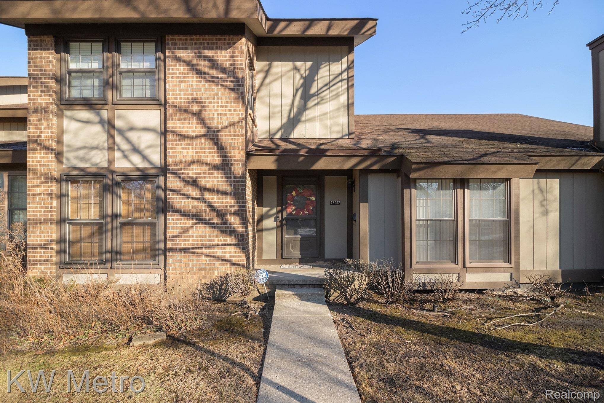 Southfield, MI 48033,25062 Oakbrooke DR