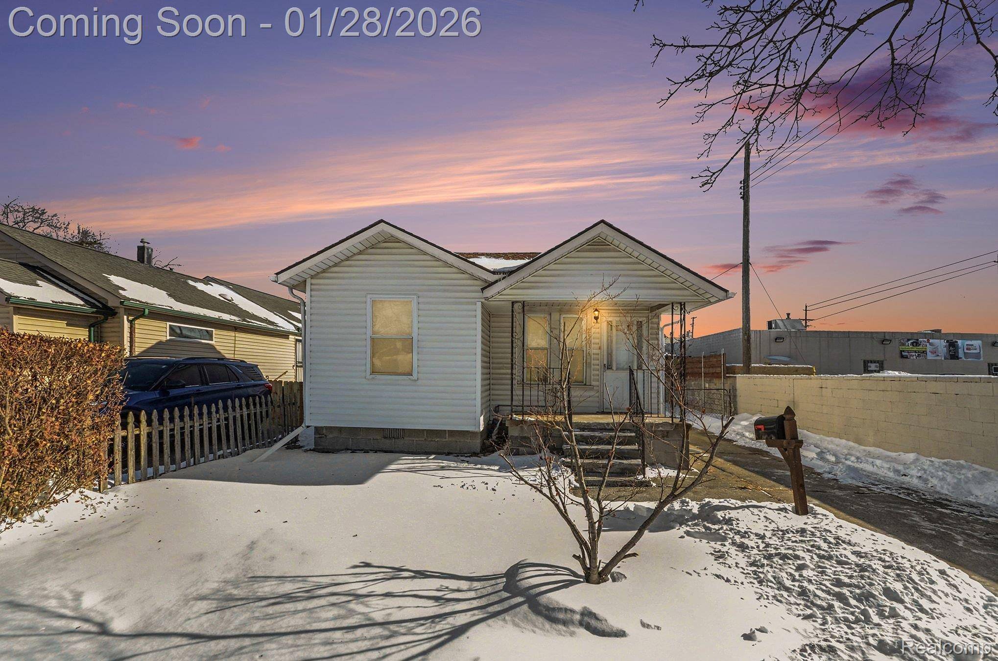 Center Line, MI 48015,25034 Comfort