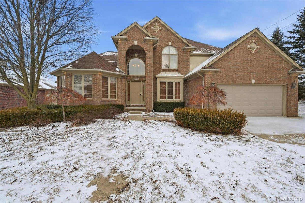 Macomb, MI 48044,21797 Ambassador DR