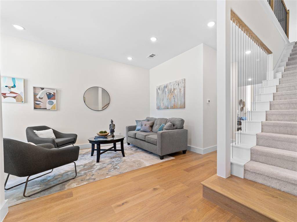 Dallas, TX 75223,416 Mount Auburn Avenue