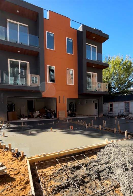 Dallas, TX 75212,918 Duluth Street