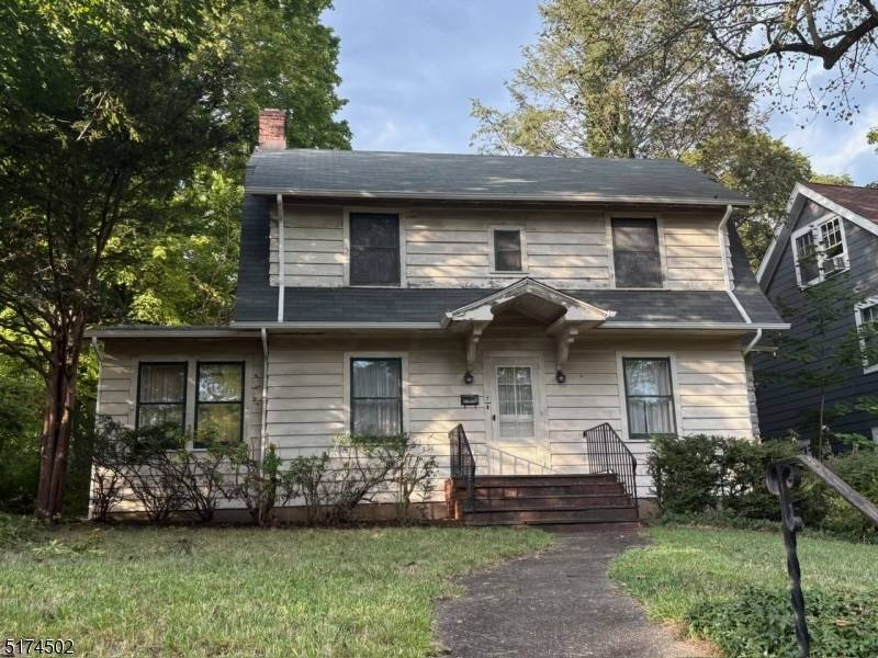 Montclair Twp., NJ 07043,7 Nassau Rd