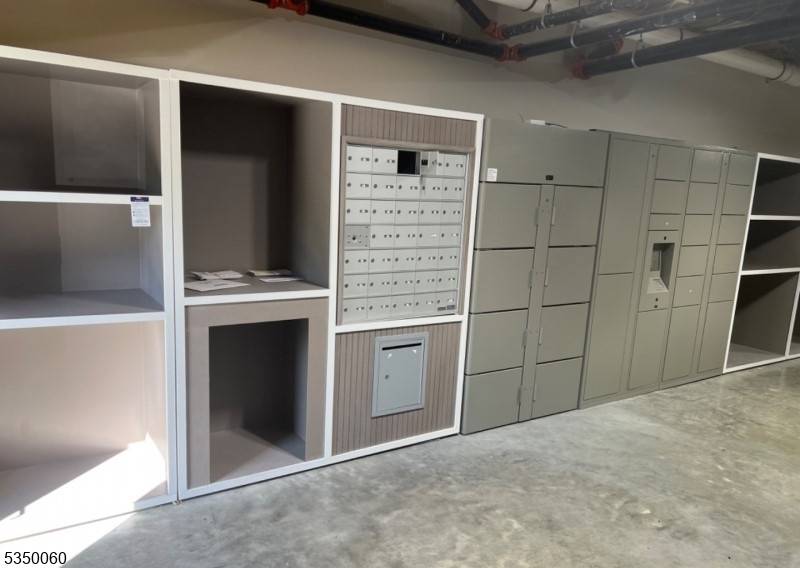 Westfield Town, NJ 07090,501 South Ave #208