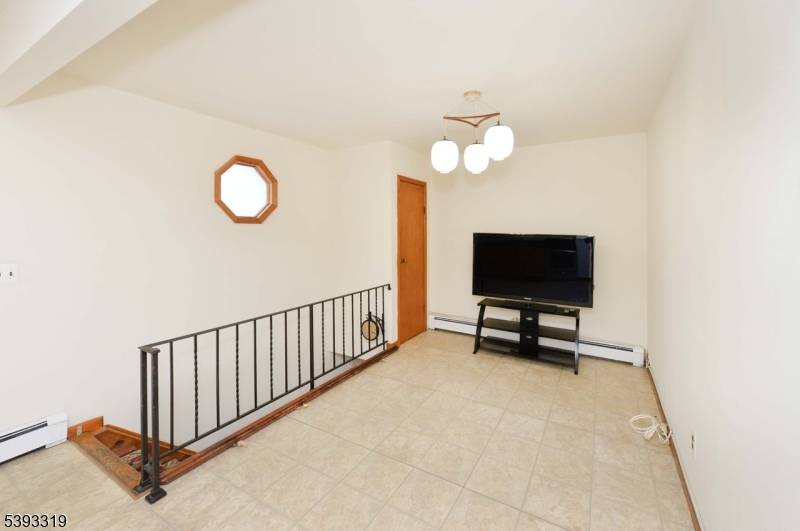 Hawthorne Boro, NJ 07506,91 Mawhinney Ave