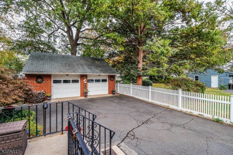 Rahway City, NJ 07065,331 W Inman Ave