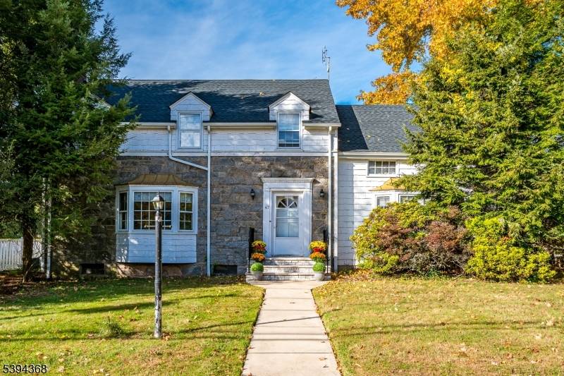 Metuchen Boro, NJ 08840,47 Clive St