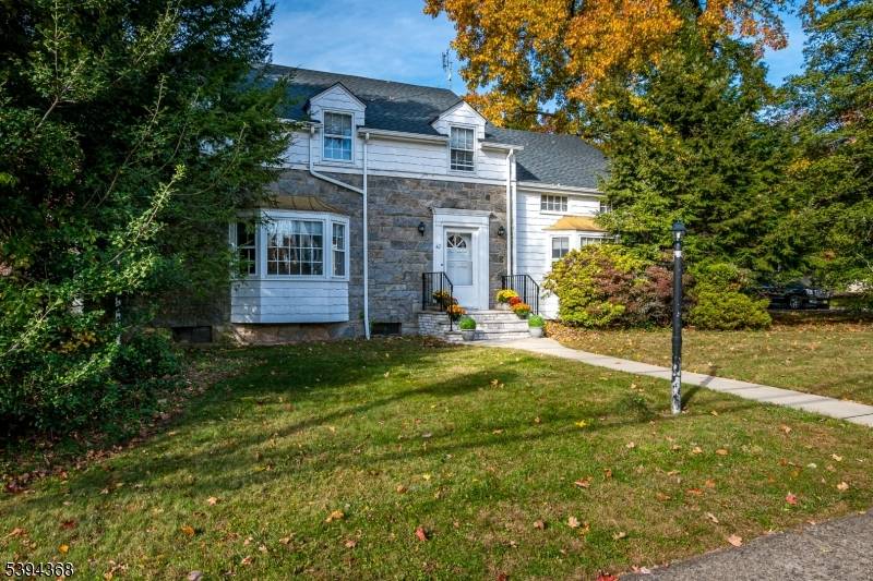 Metuchen Boro, NJ 08840,47 Clive St