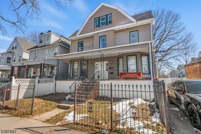 East Orange City, NJ 07017,76 N 17Th St