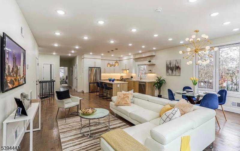 Irvington Twp., NJ 07111,210 22Nd St #1