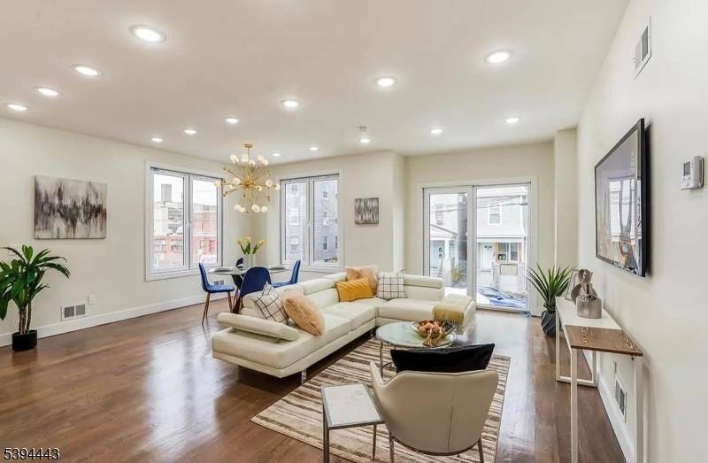 Irvington Twp., NJ 07111,210 22Nd St #1