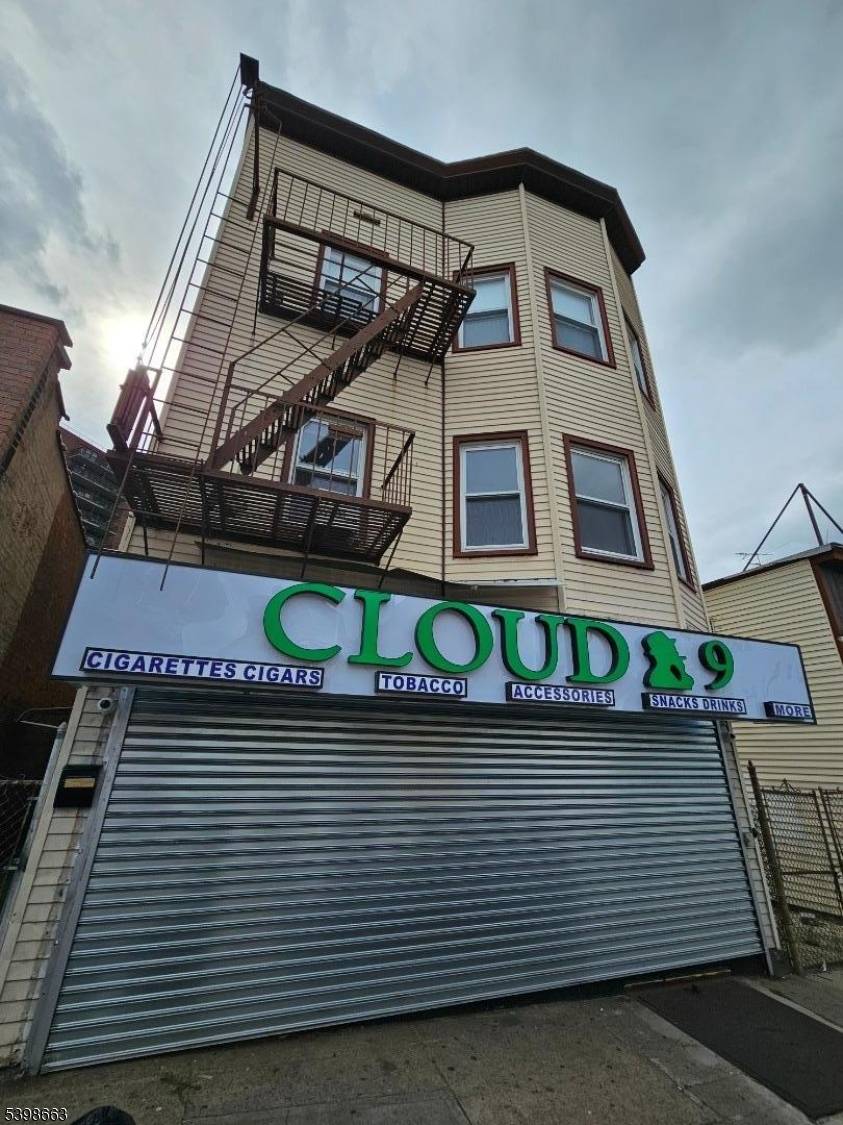 Paterson City, NJ 07503,844 Main St #2