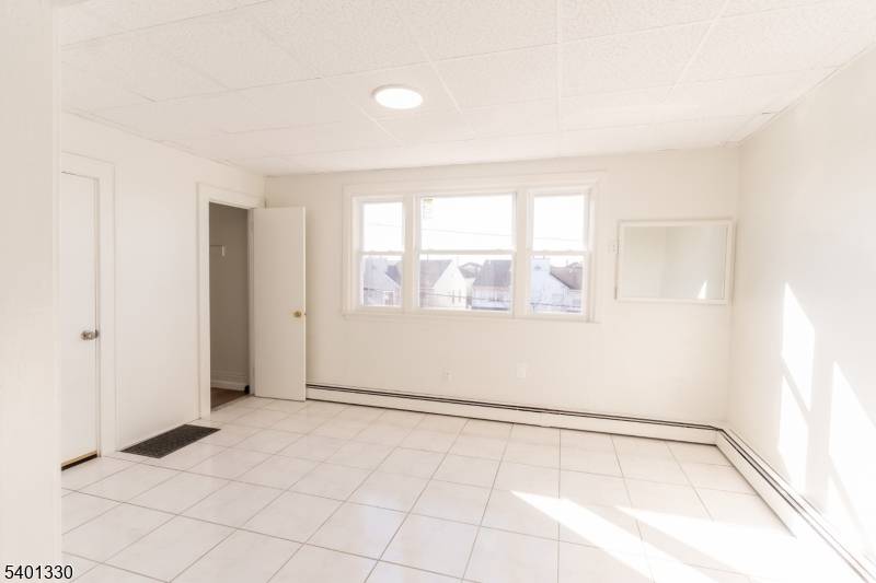 Elizabeth City, NJ 07206,123 Clark Pl