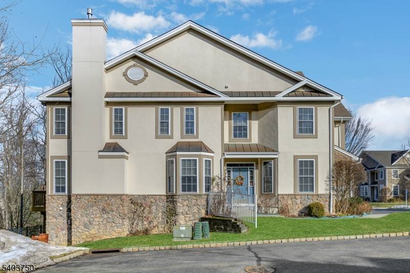 Denville Twp., NJ 07834,12 Glades Dr