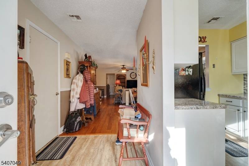 Lebanon Boro, NJ 08833,8 Lee Ct