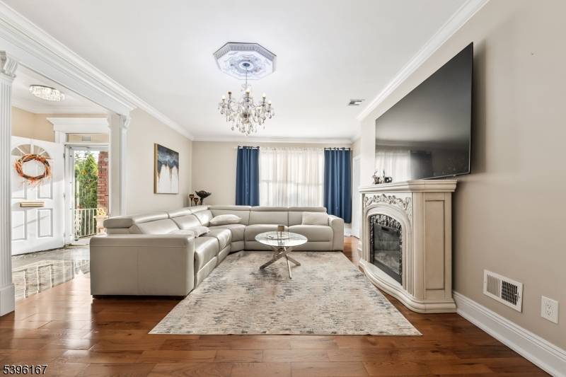 Totowa Boro, NJ 07512,190 Totowa Rd