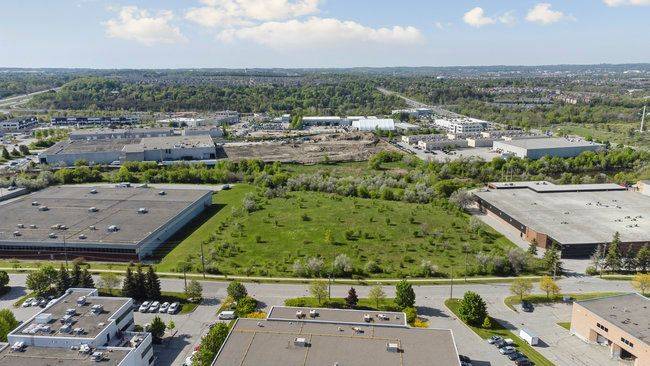 Newmarket, ON L3Y 9C3,1166 & 1188 Nicholson RD #Opt 4A