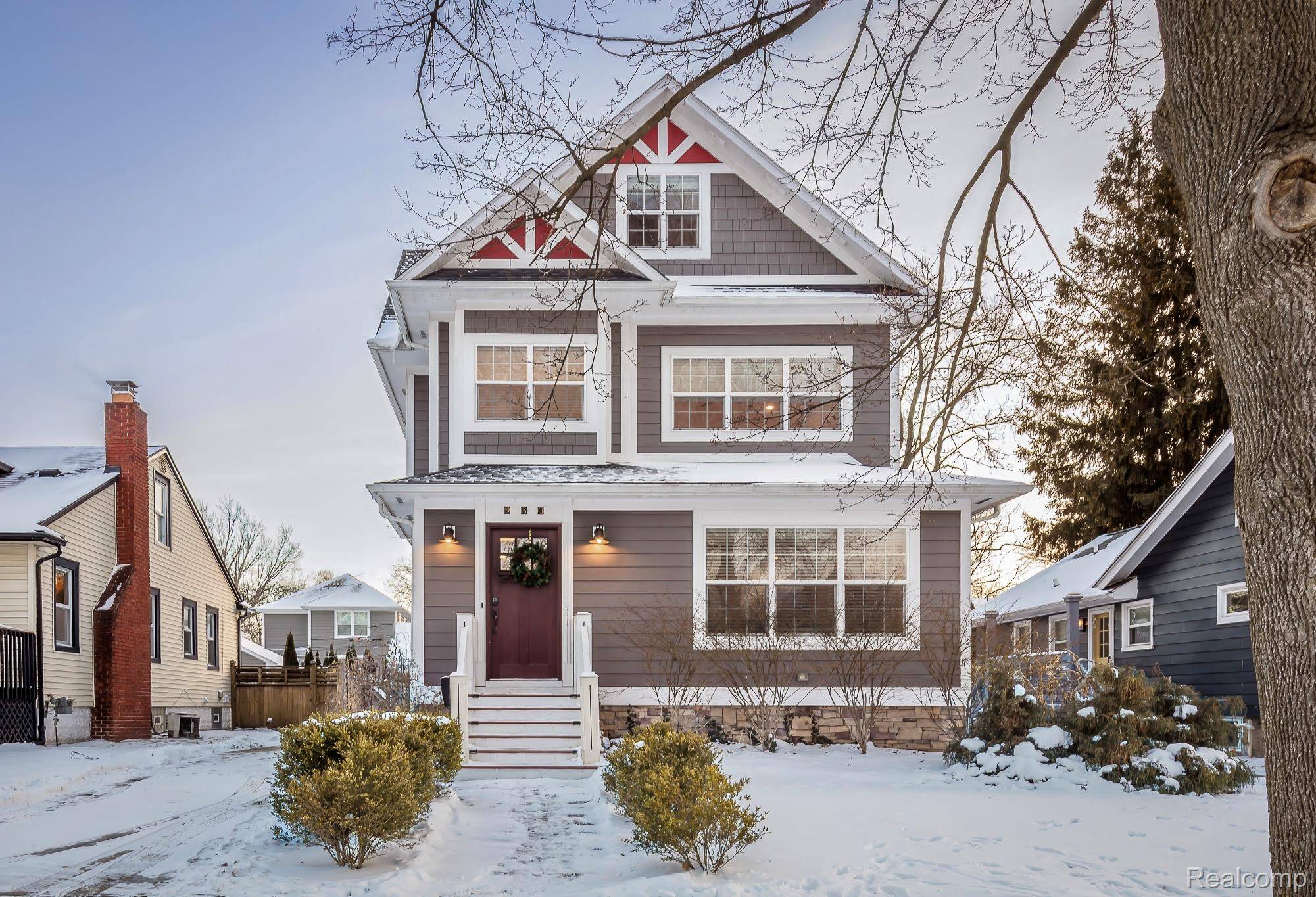 Royal Oak, MI 48067,930 E 2nd ST