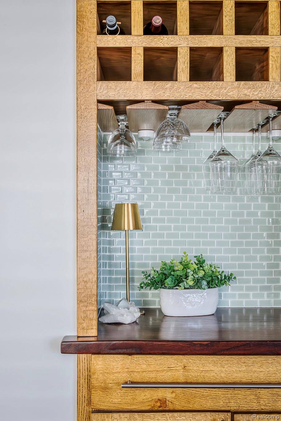 Royal Oak, MI 48067,930 E 2nd ST