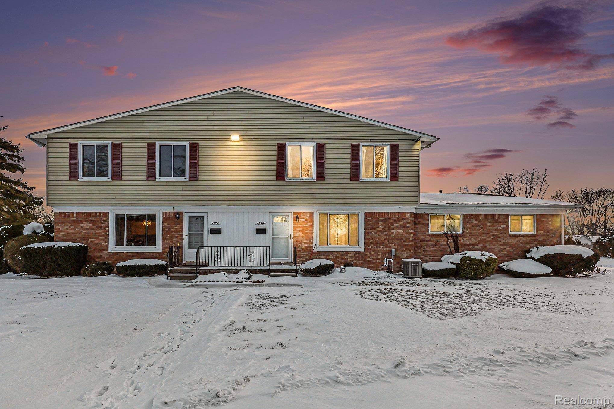 24570 Quad Park LN, Clinton Charter Township, MI 48035