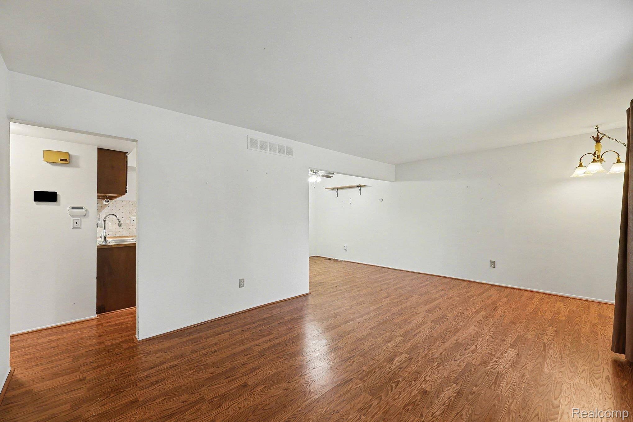 24570 Quad Park LN, Clinton Charter Township, MI 48035