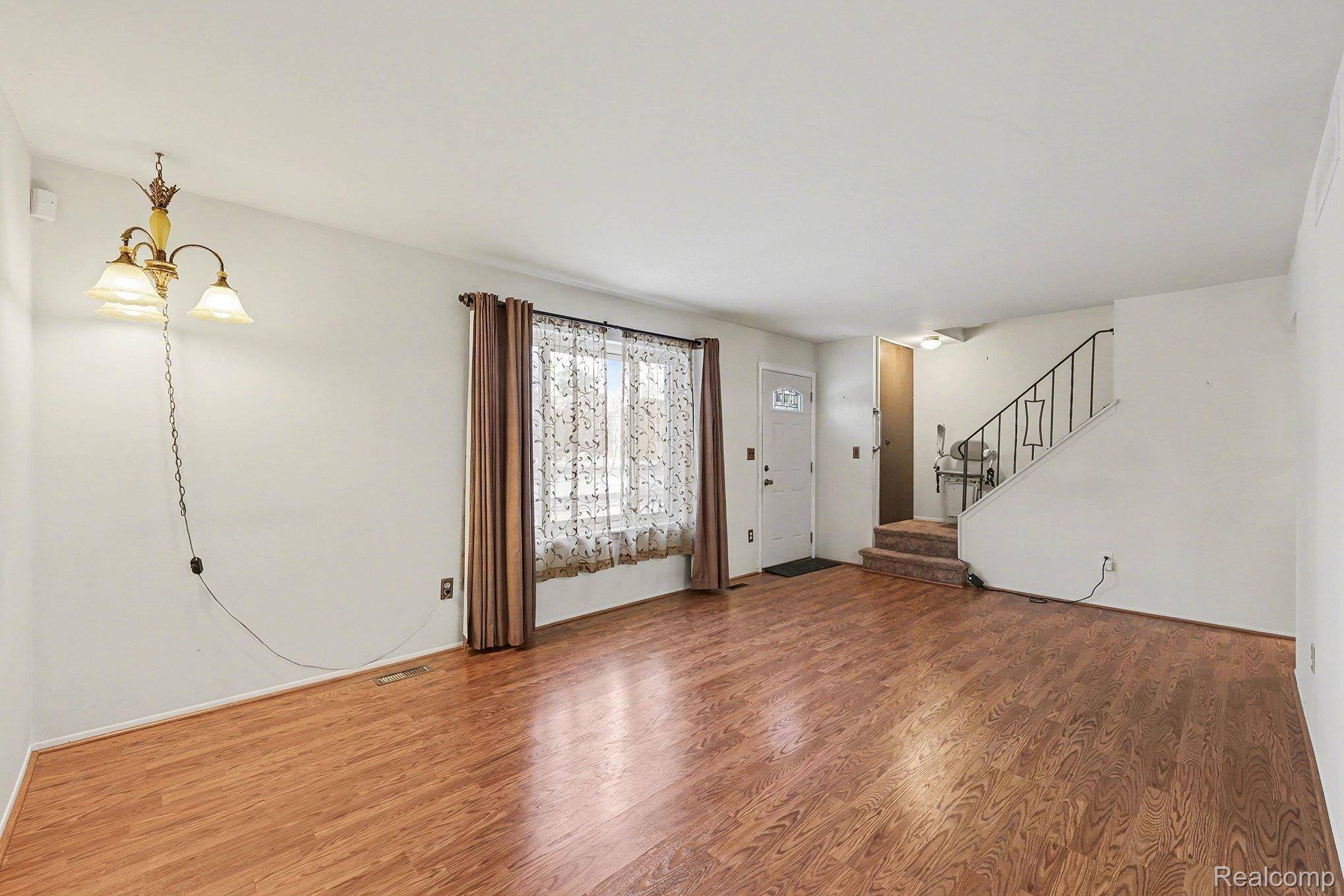 24570 Quad Park LN, Clinton Charter Township, MI 48035