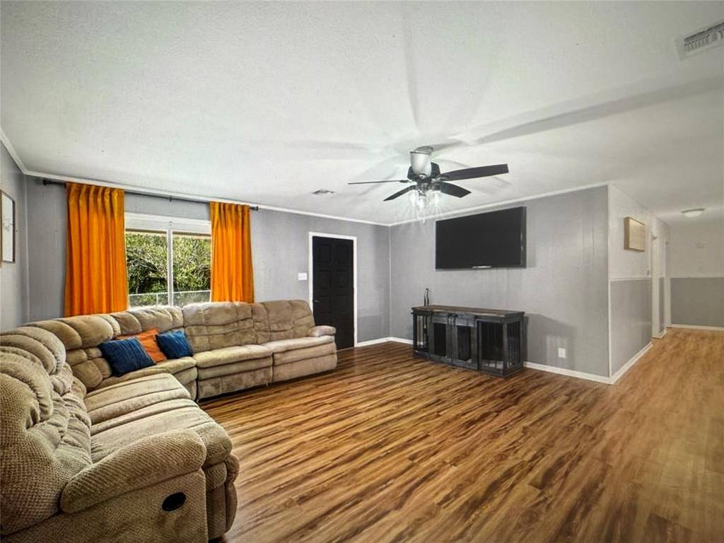 Axtell, TX 76624,521 Wood